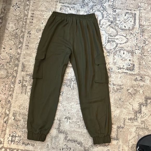 Nwt olive green, two piece outfit. - Picture 6 of 6